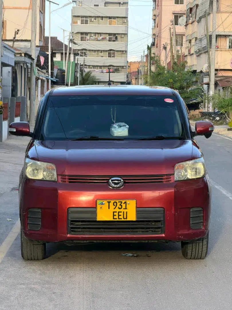 2008 Toyota Rumion Dark Red