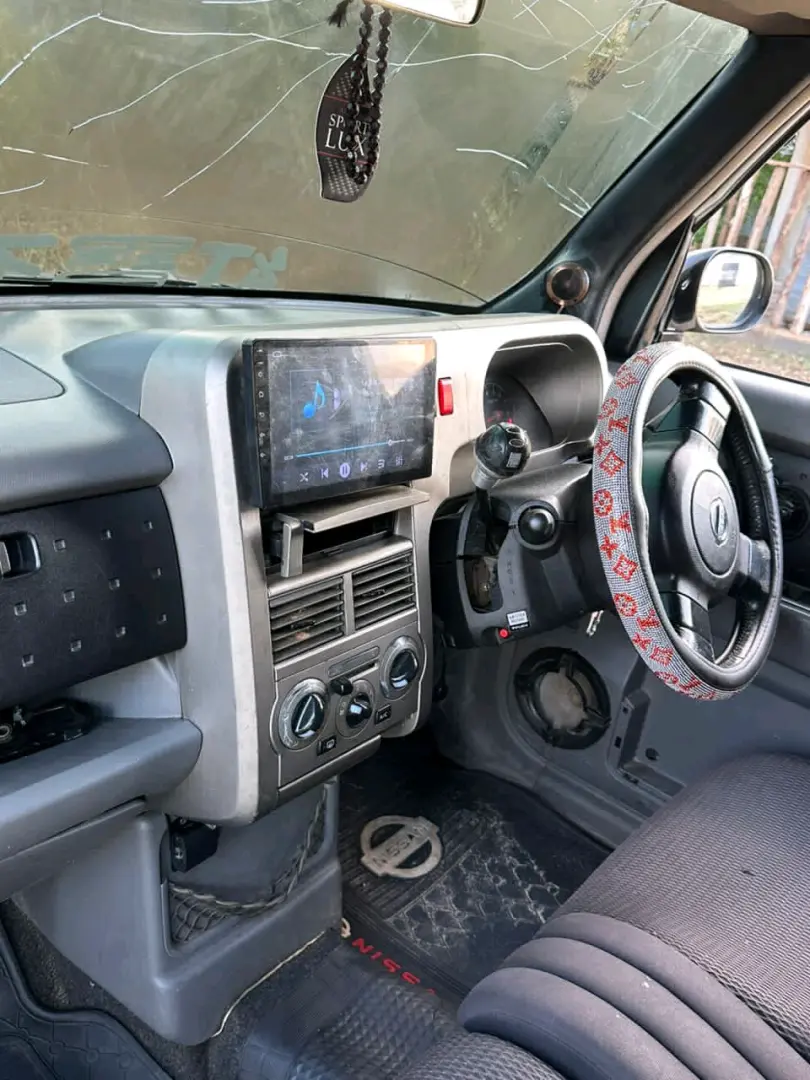 Nissan Cube Nyeupe, AC na CC thumbnail 3