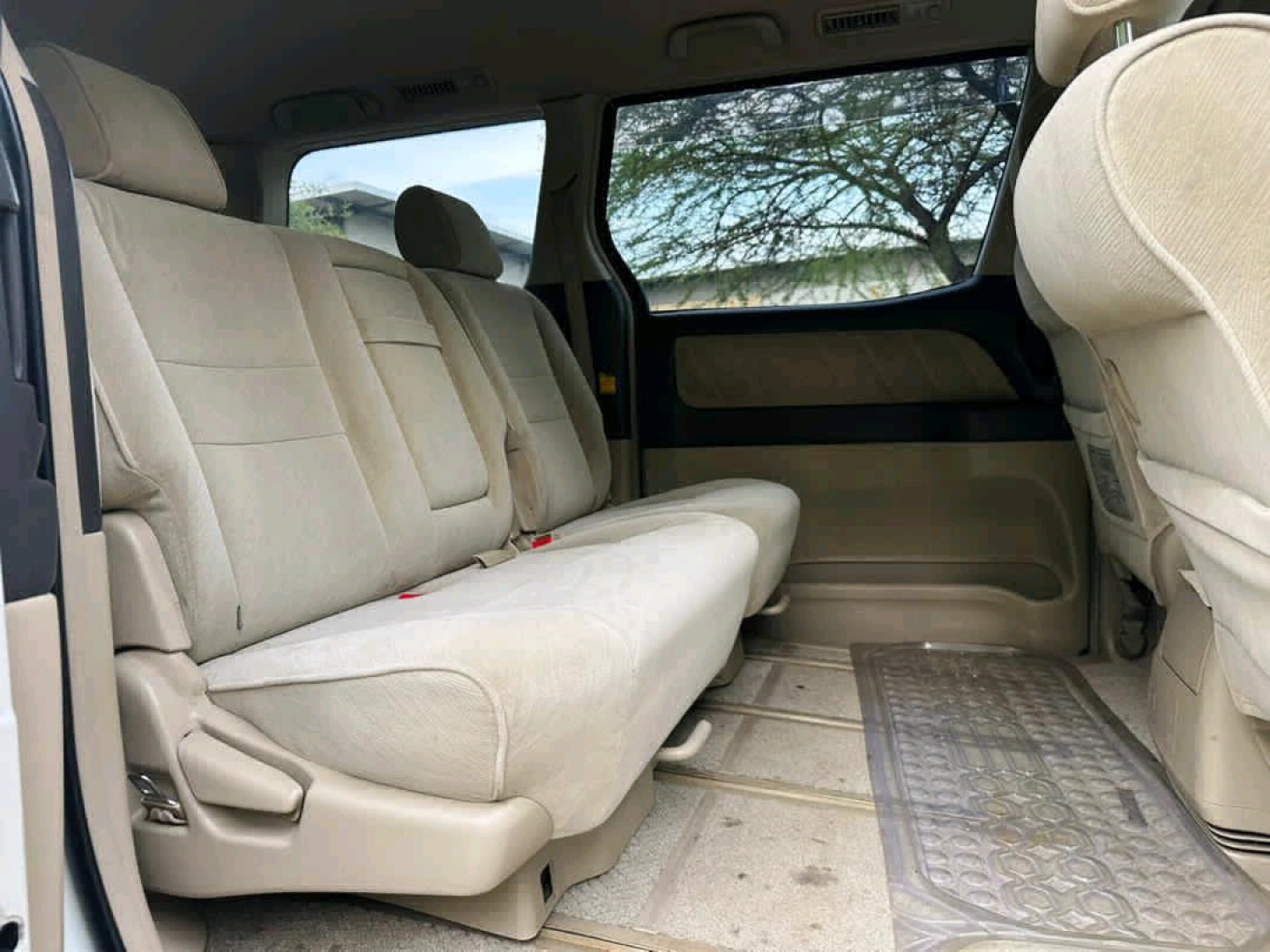 Toyota Alphard Minivan 2006 (T 137 DZZ) thumbnail 6
