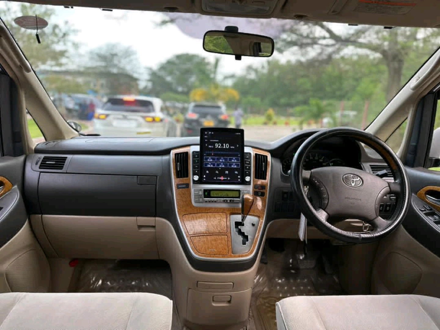 Toyota Alphard Minivan 2006 (T 137 DZZ) thumbnail 8