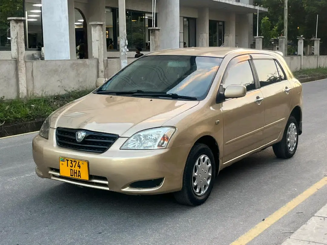 Toyota Allex Gold Hatchback thumbnail 3
