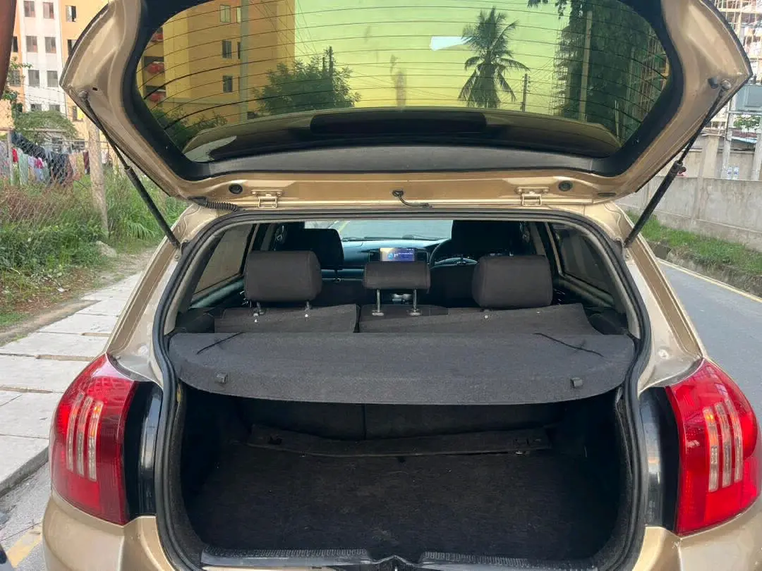 Toyota Allex Gold Hatchback thumbnail 4