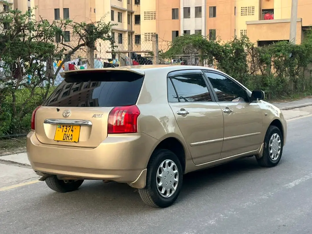 Toyota Allex Gold Hatchback thumbnail 5