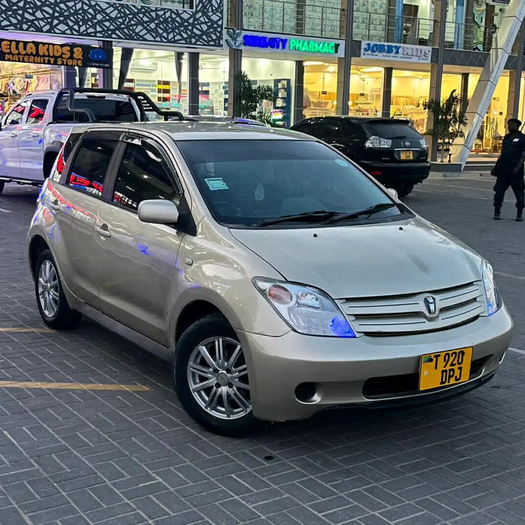 Toyota Ist Beige/Gold for Sale