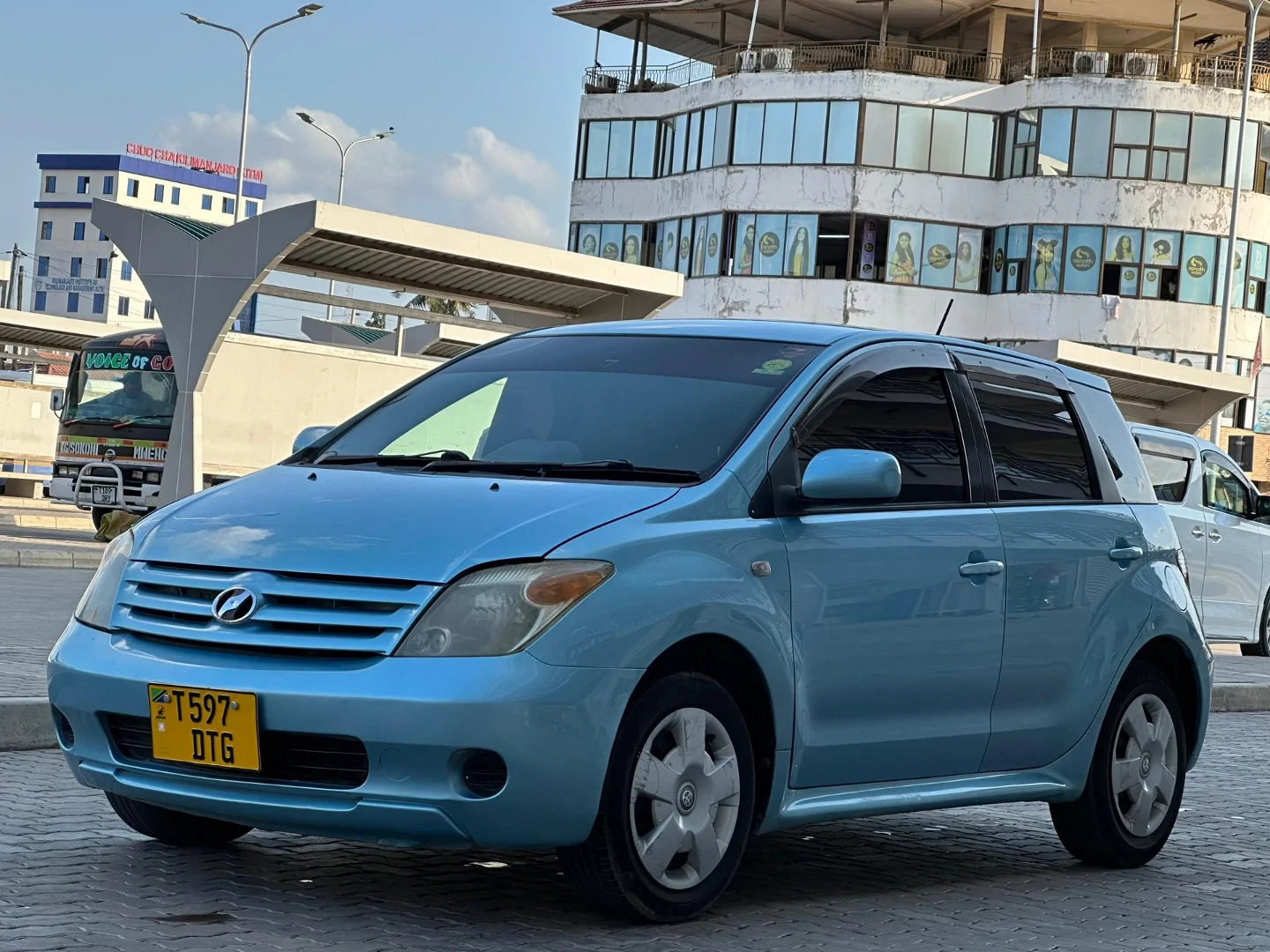 Toyota Ist 2006 Blue Hatchback