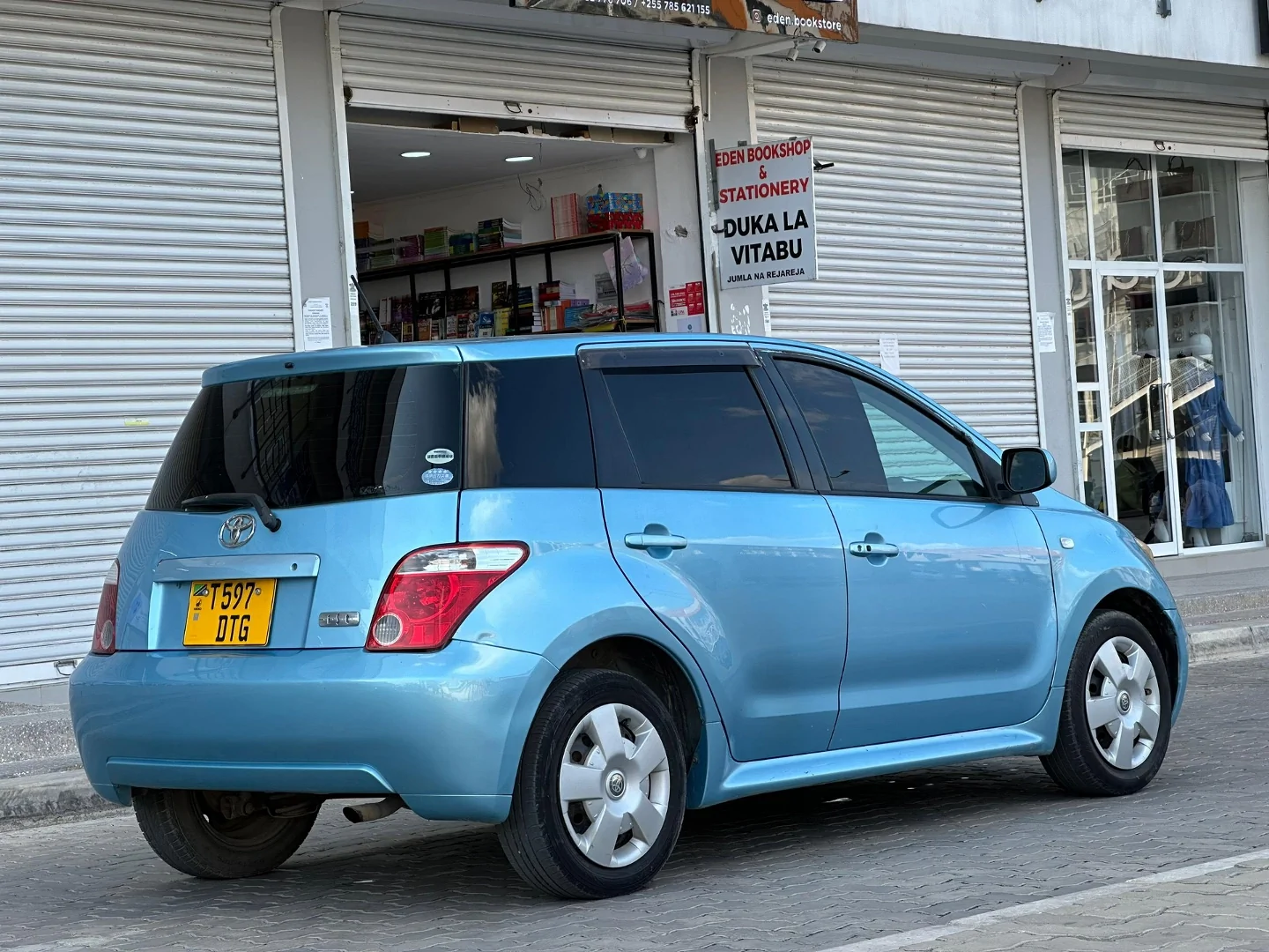 Toyota Ist 2006 Blue Hatchback thumbnail 5