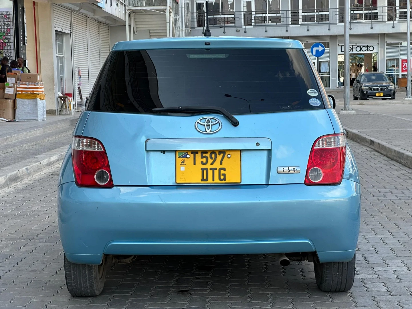 Toyota Ist 2006 Blue Hatchback thumbnail 7