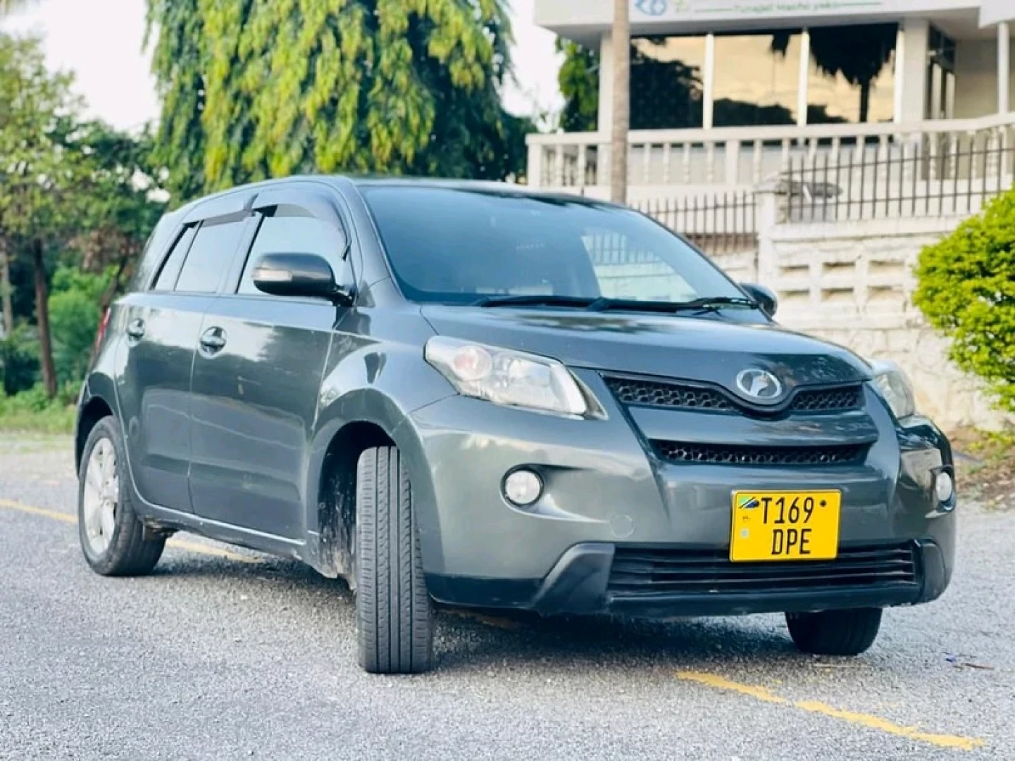 Used Grey Toyota Ist for Sale in Mwanza thumbnail 5