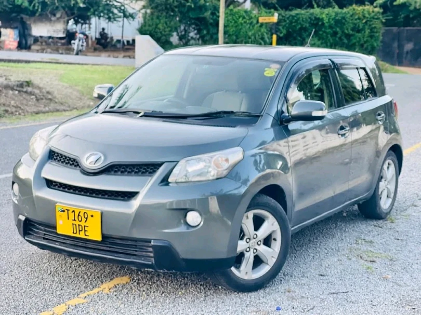 Used Grey Toyota Ist for Sale in Mwanza thumbnail 7