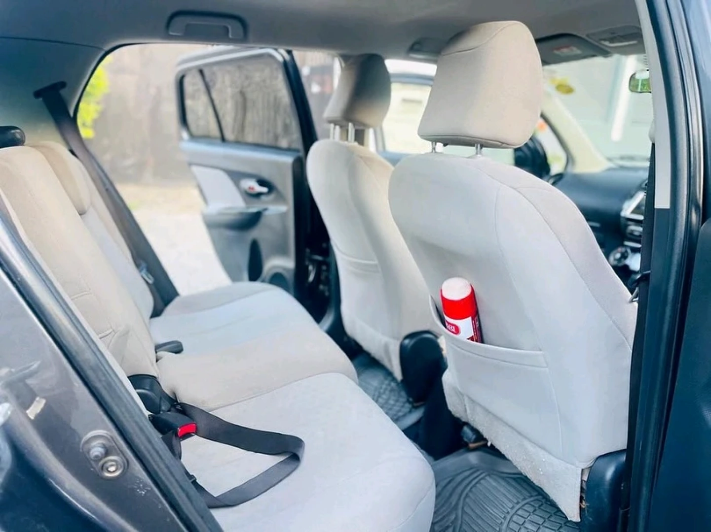 Used Grey Toyota Ist for Sale in Mwanza thumbnail 9