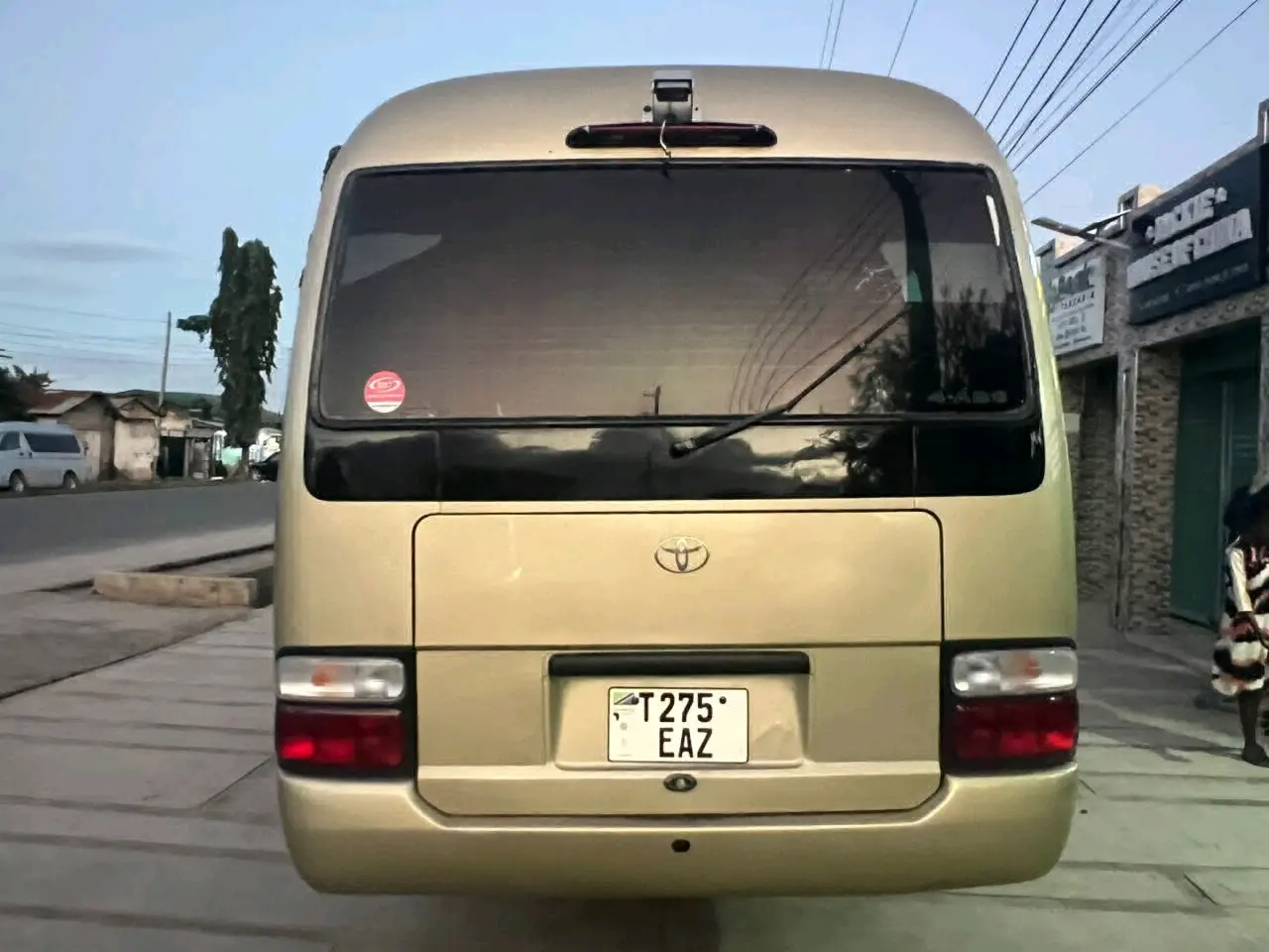 Toyota Coaster thumbnail 4