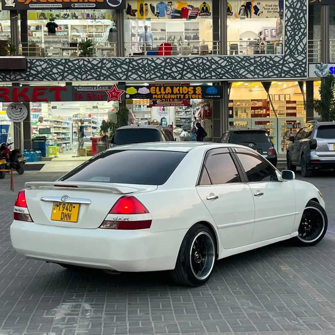 Toyota Mark II Grande 2000 thumbnail 3