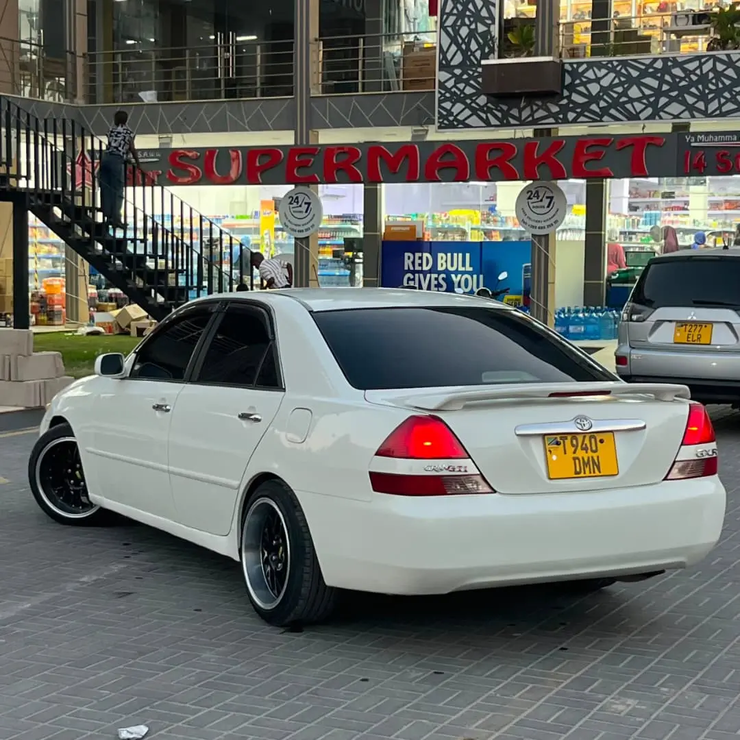 Toyota Mark II Grande 2000 thumbnail 4