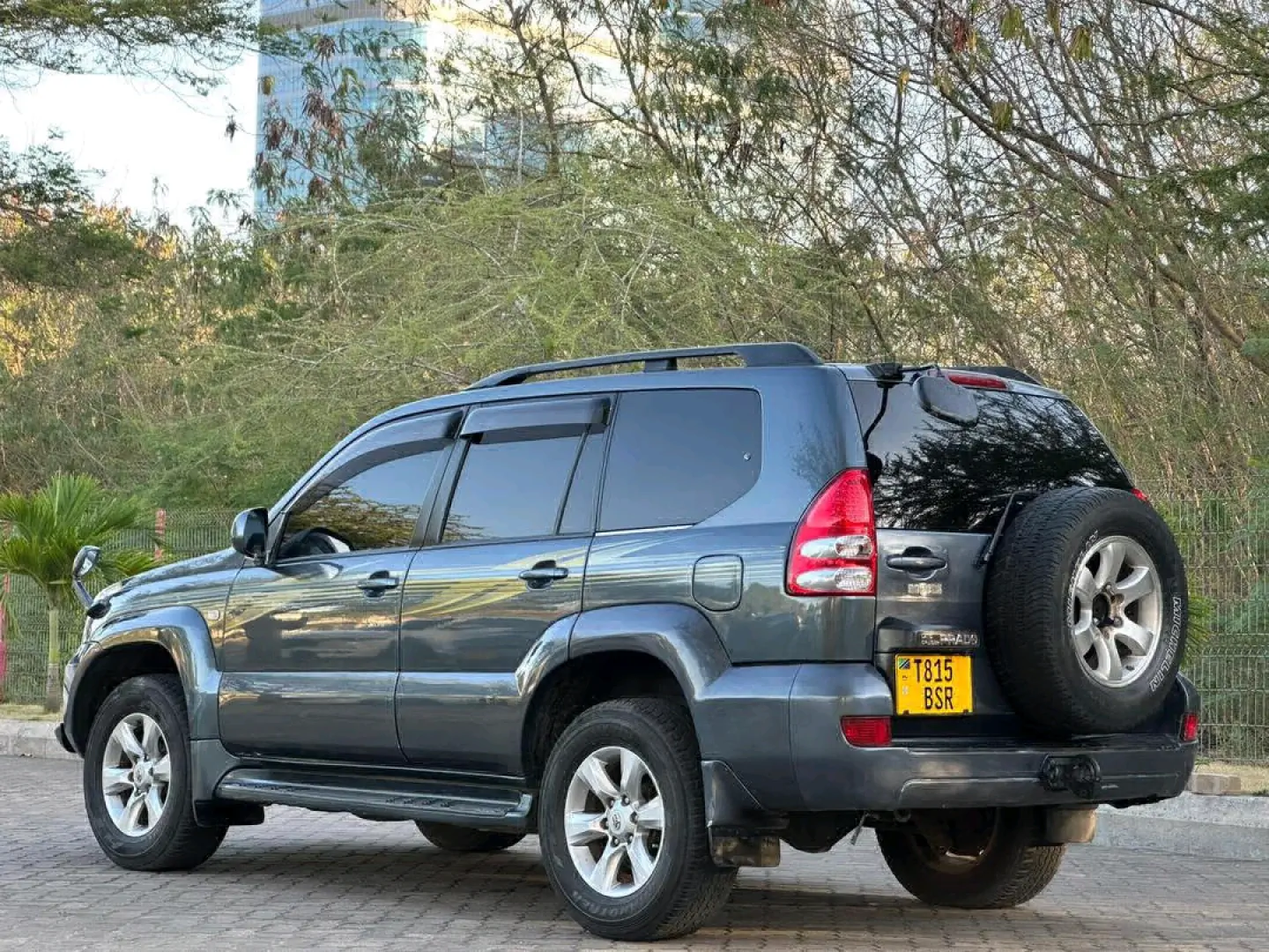 Toyota Land Cruiser Prado 120 Diamond Reg BSR thumbnail 2