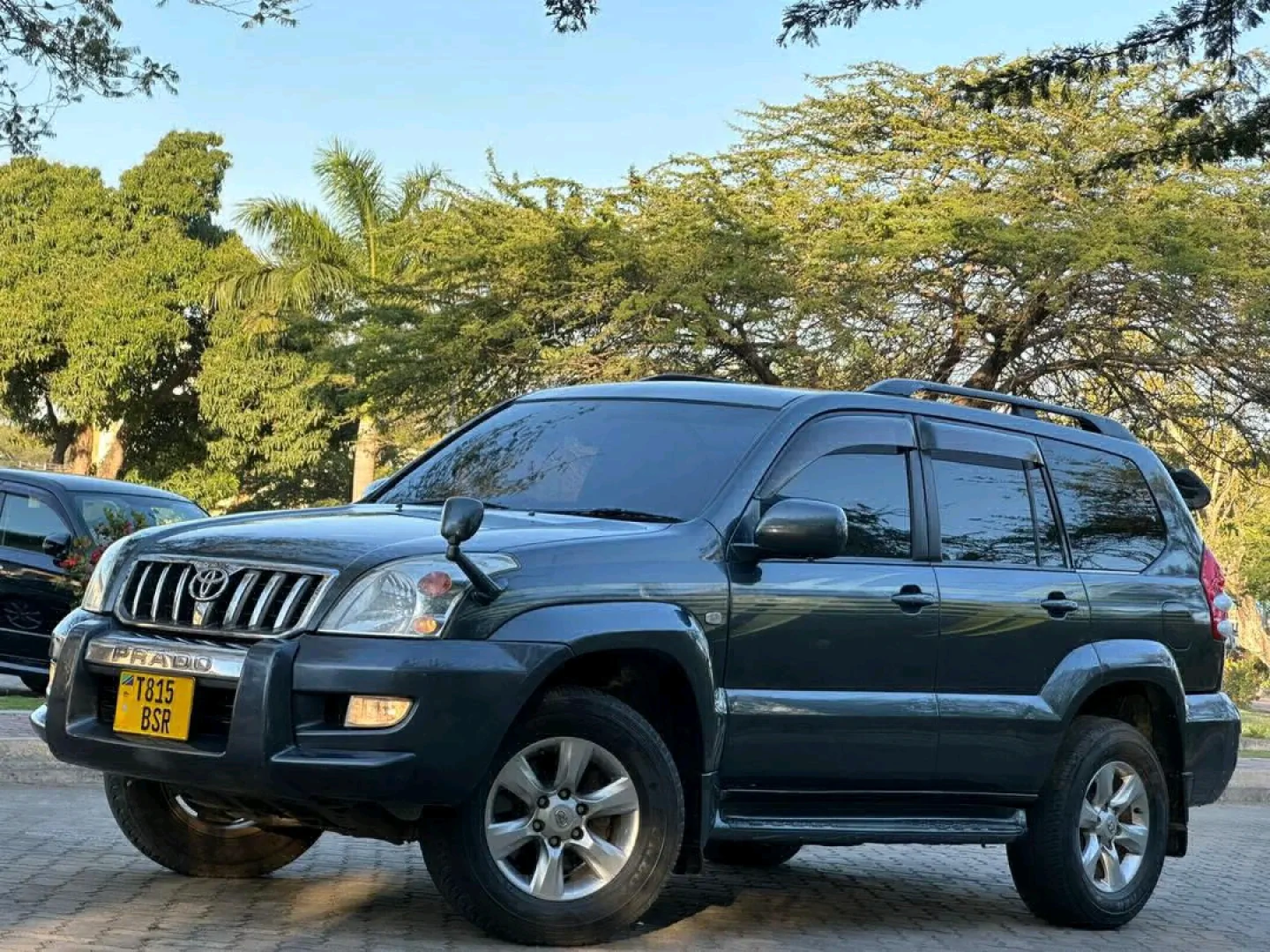 Toyota Land Cruiser Prado 120 Diamond Reg BSR thumbnail 3