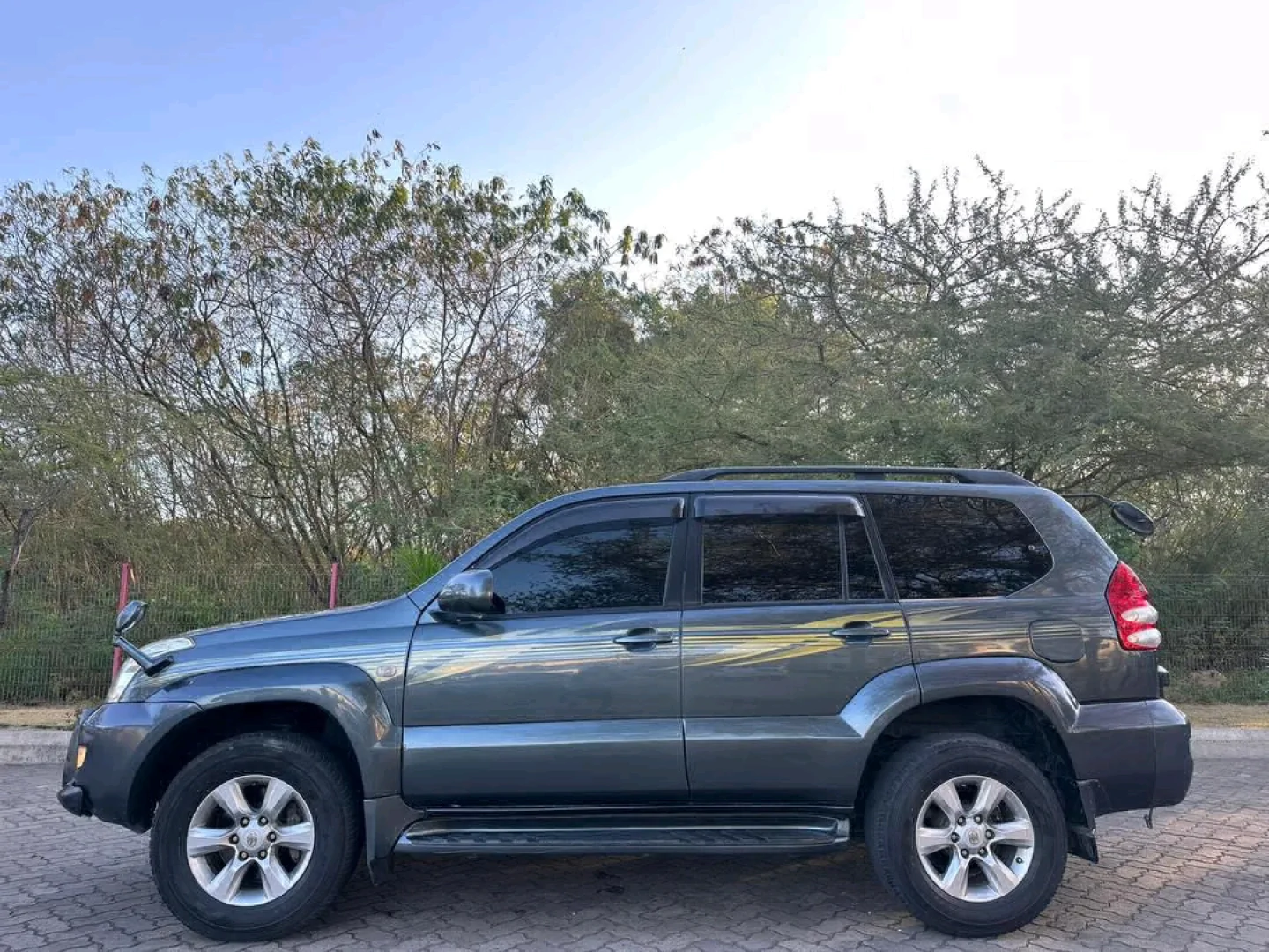 Toyota Land Cruiser Prado 120 Diamond Reg BSR thumbnail 7