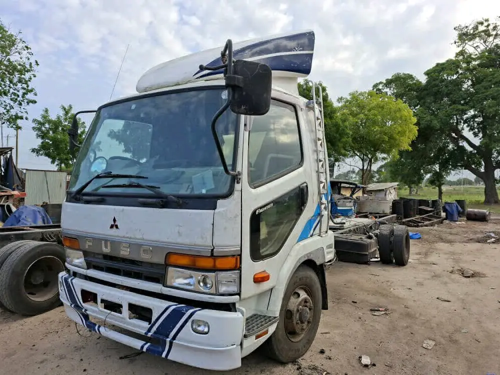Mitsubishi Fuso Longbase Truck Chassis 6D16 Turbo thumbnail 3