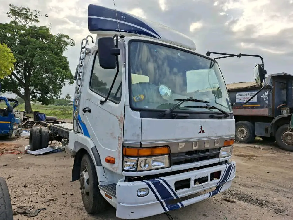 Mitsubishi Fuso Longbase Truck Chassis 6D16 Turbo thumbnail 4