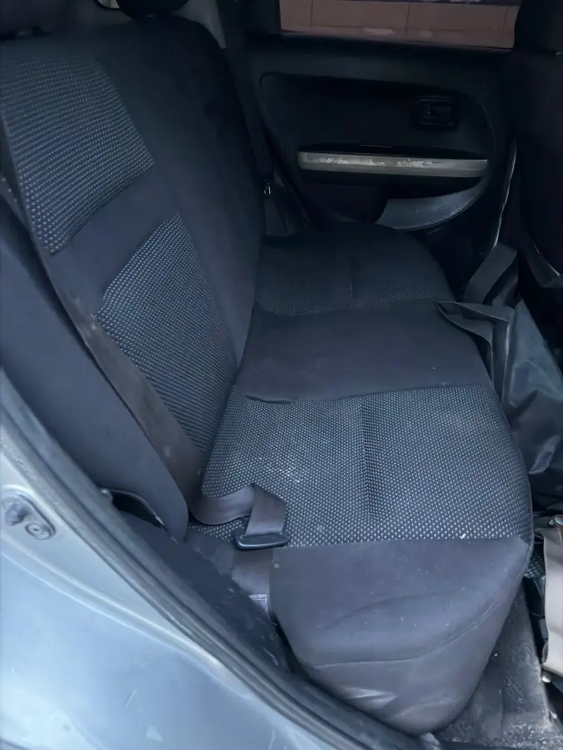 Silver 2004 Toyota Ist 1490cc for Sale thumbnail 6