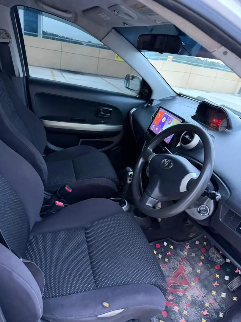 Silver 2004 Toyota Ist 1490cc for Sale thumbnail 7