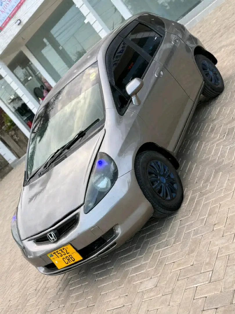 Used Honda Fit Silver Hatchback thumbnail 3