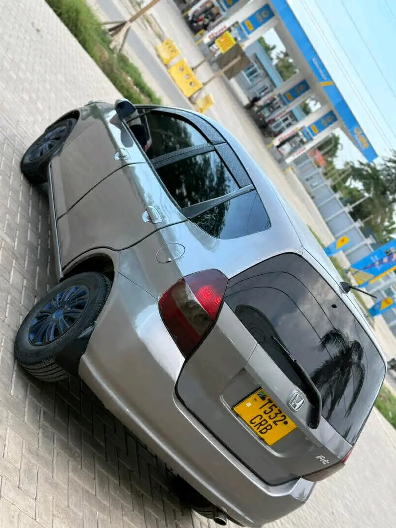Used Honda Fit Silver Hatchback thumbnail 6