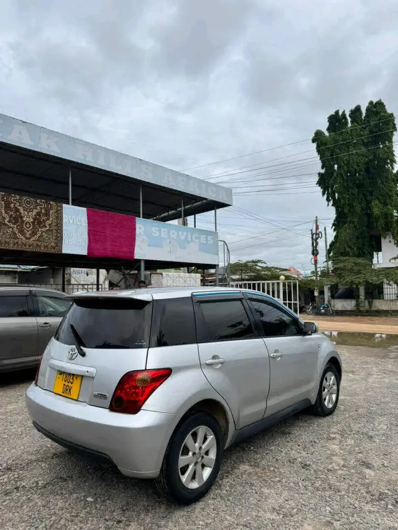 Toyota Ist 2004 (Android TV, New Tyres) thumbnail 2