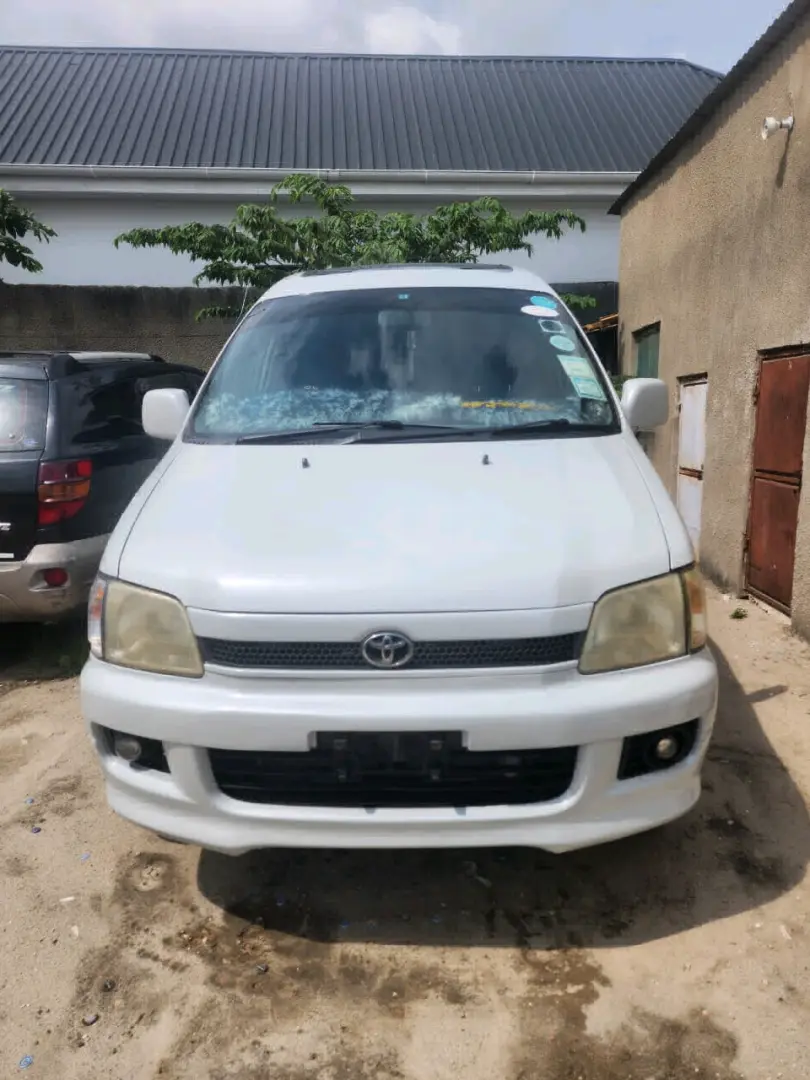 Toyota Noah Minivan 1999 (3S Engine)