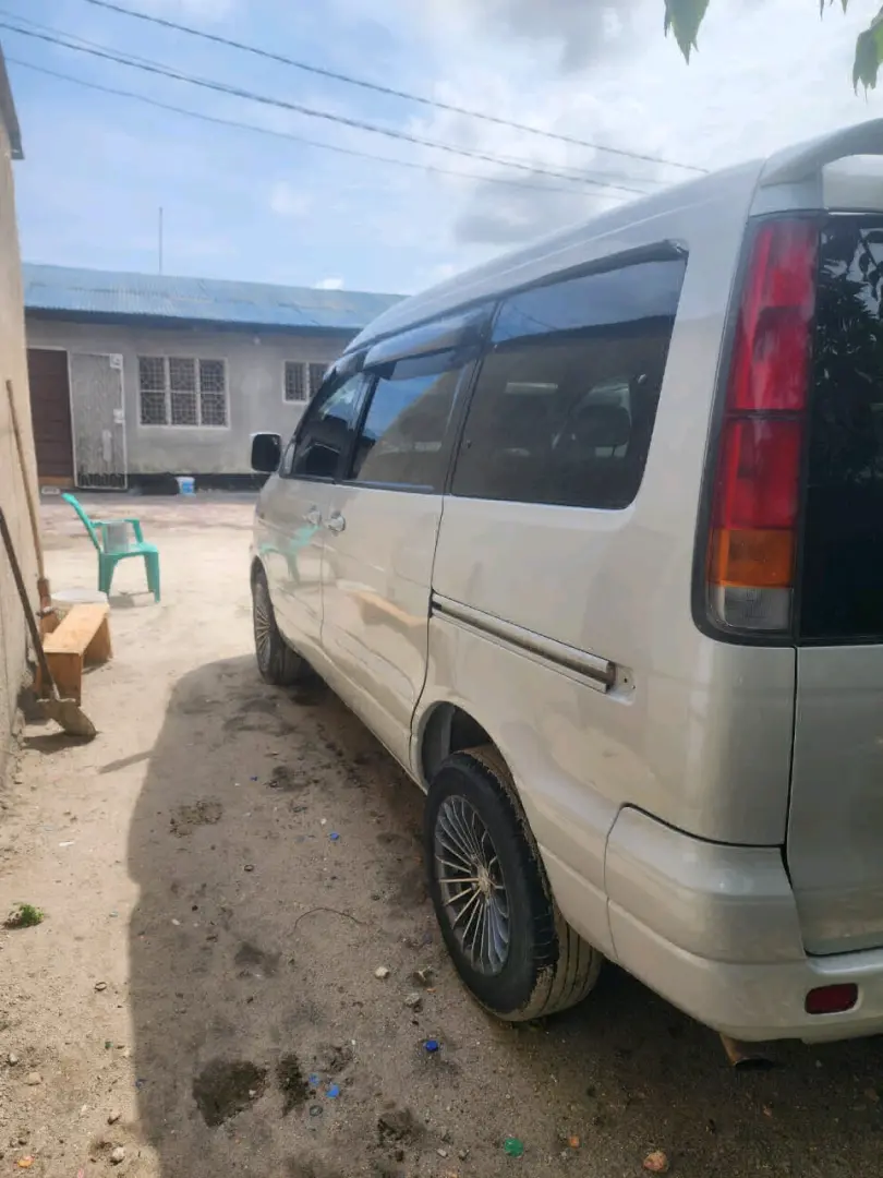 Toyota Noah Minivan 1999 (3S Engine) thumbnail 5