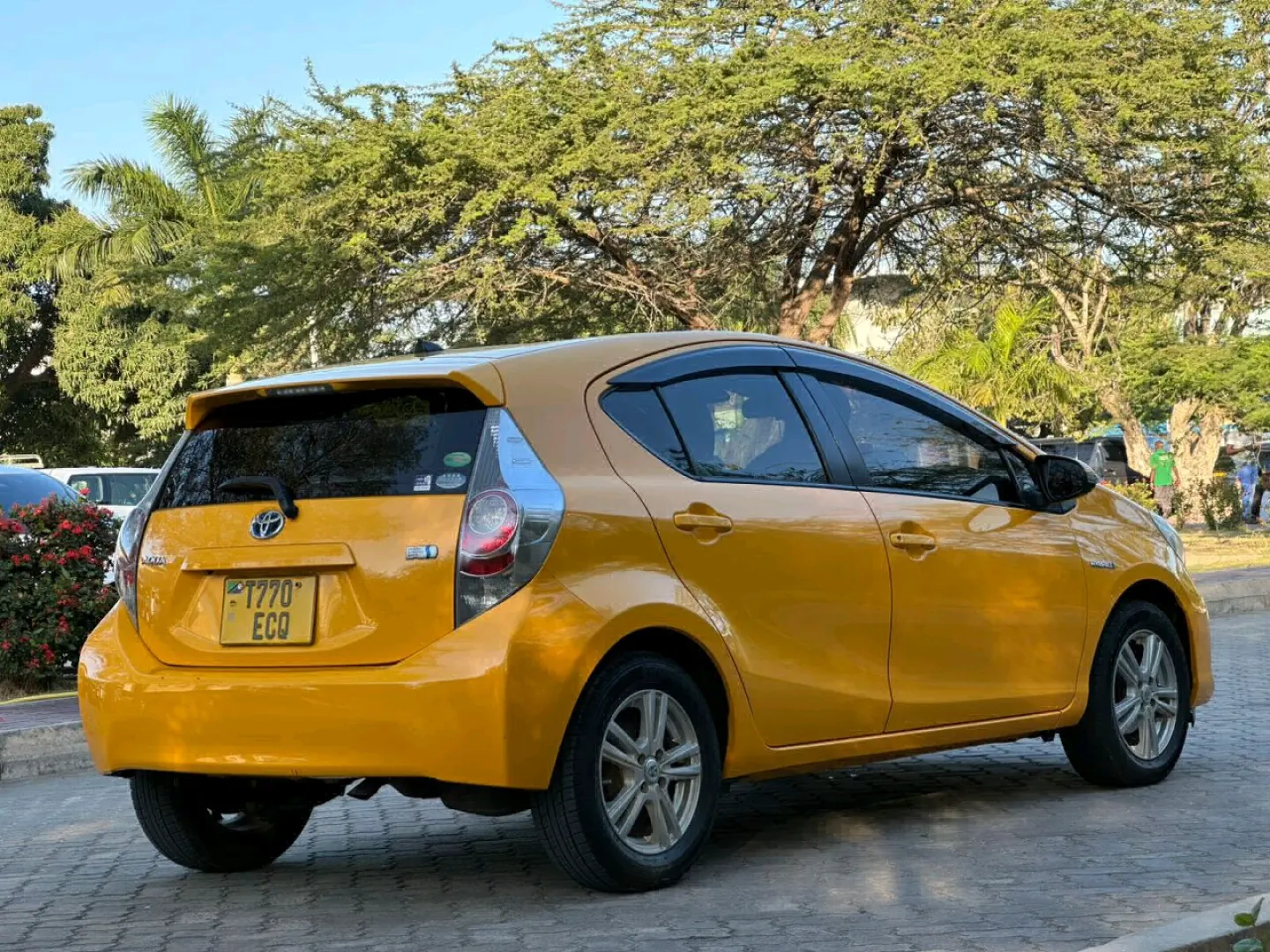 Toyota Aqua ECQ 2014 Hybrid Car thumbnail 6