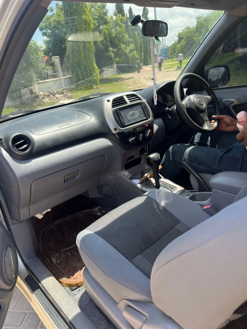 Toyota RAV4 L 2003 Automatic 1790cc DSM thumbnail 6