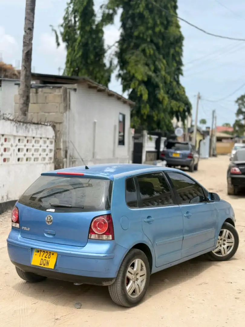 Volkswagen Polo Hatchback Full AC thumbnail 2