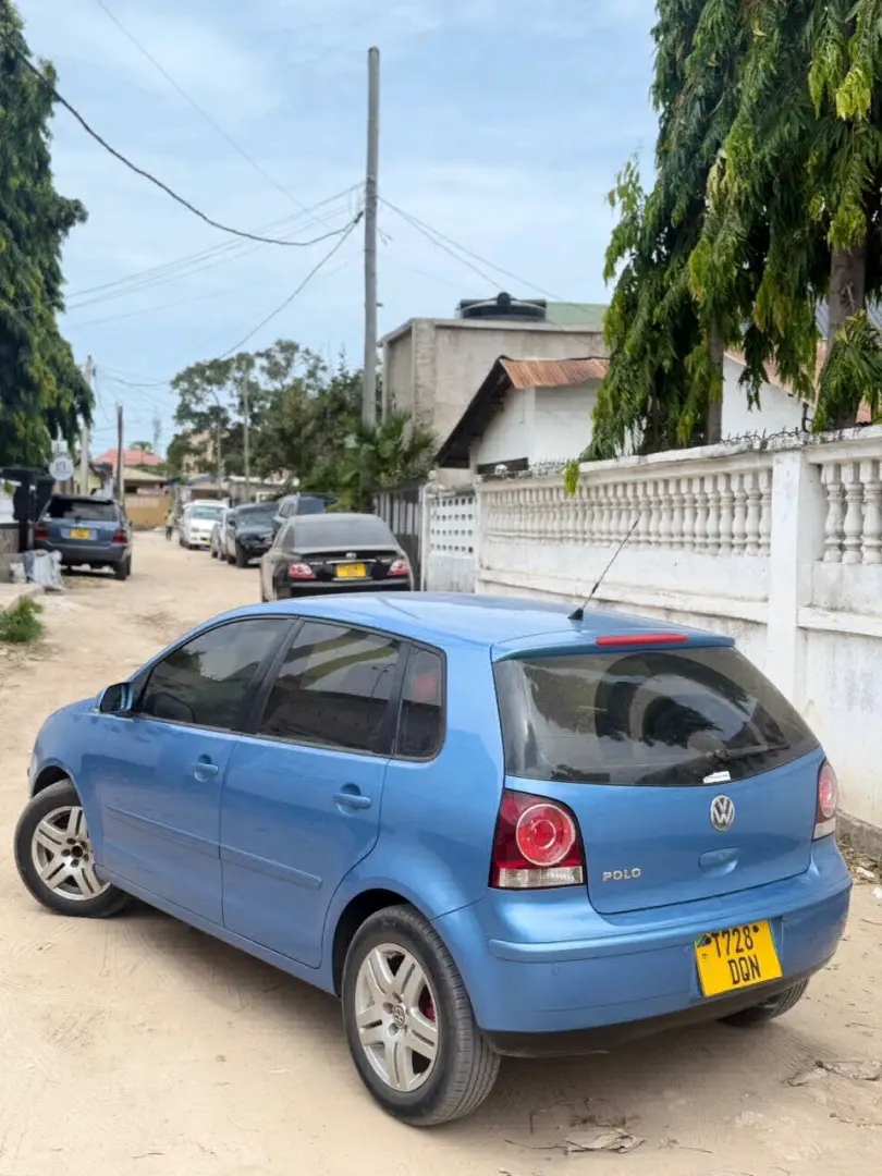 Volkswagen Polo Hatchback Full AC thumbnail 3