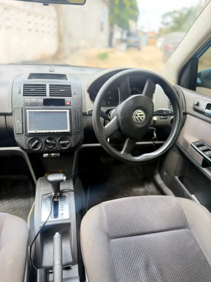 Volkswagen Polo Hatchback Full AC thumbnail 6