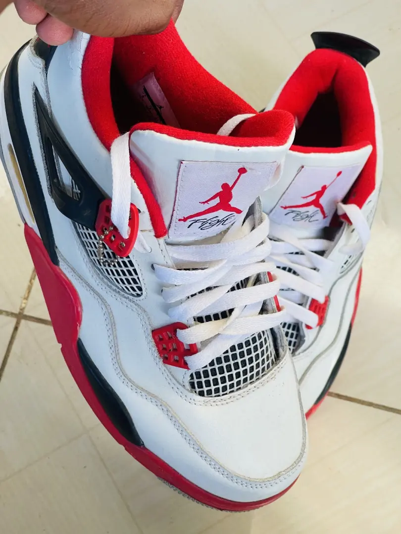 Air Jordan 4 OG Sneakers thumbnail 3