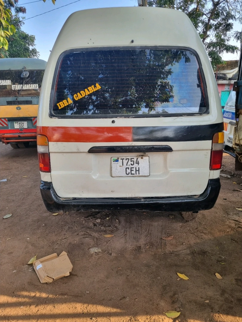 Used Toyota Hiace 5L Van for Sale thumbnail 2
