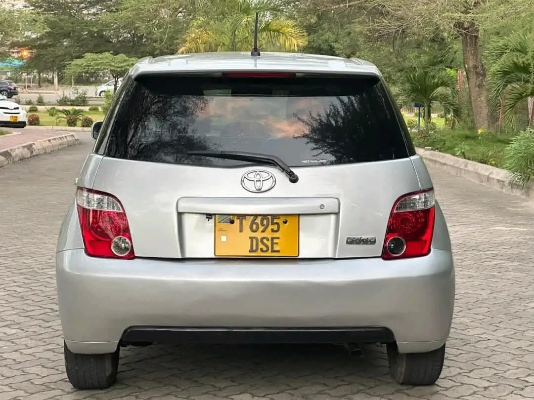 Toyota Ist 2004 - DSE thumbnail 6