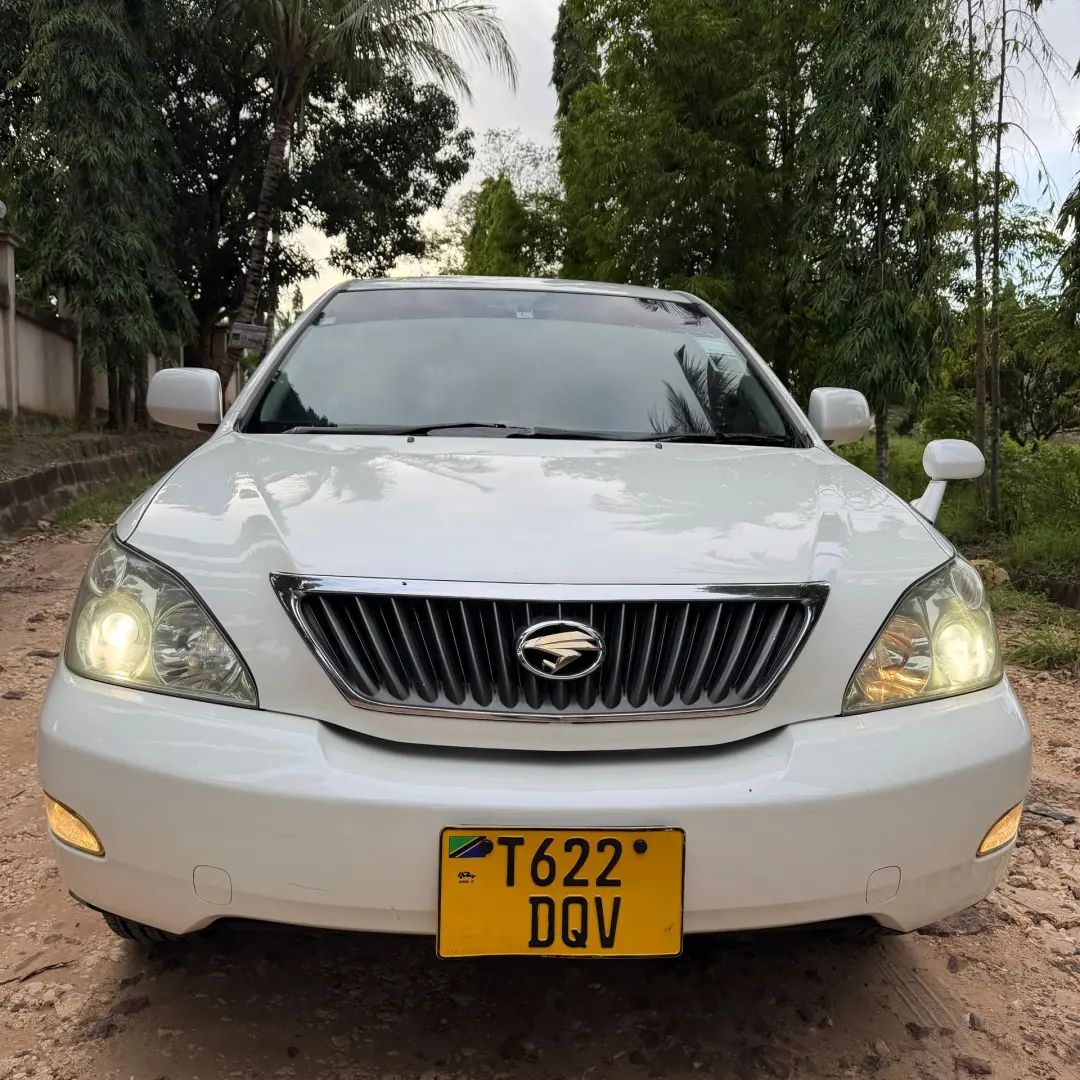 Toyota Harrier CC 2360, White