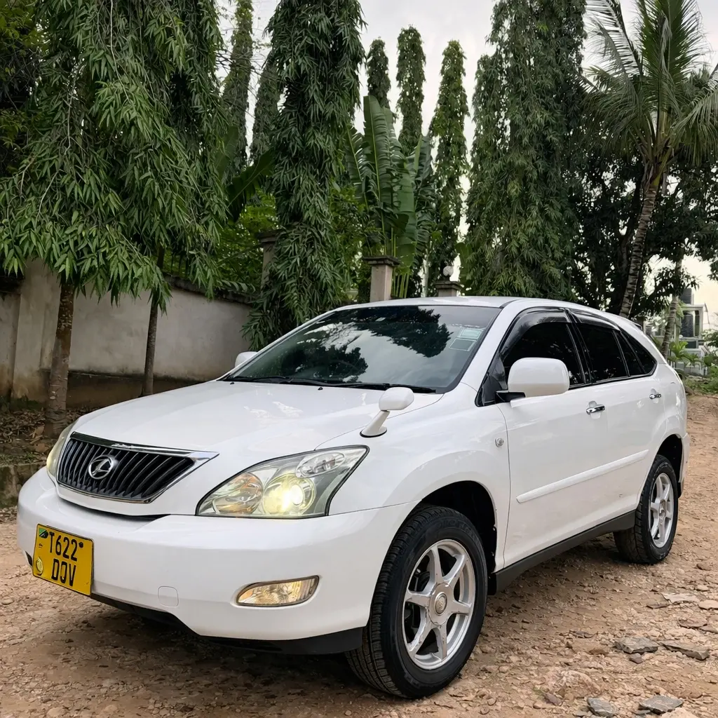 Toyota Harrier CC 2360, White thumbnail 5
