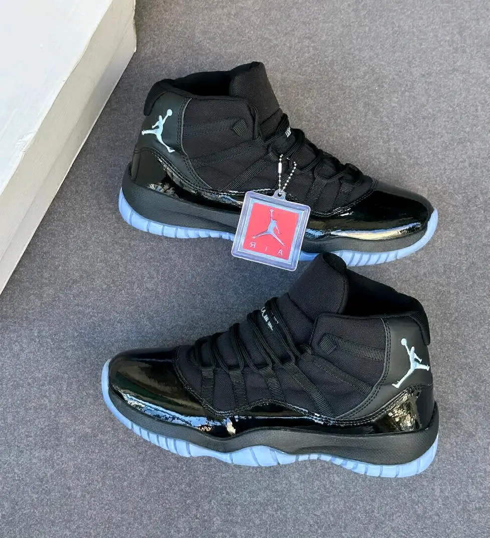 Jordan 11 Sneakers thumbnail 4