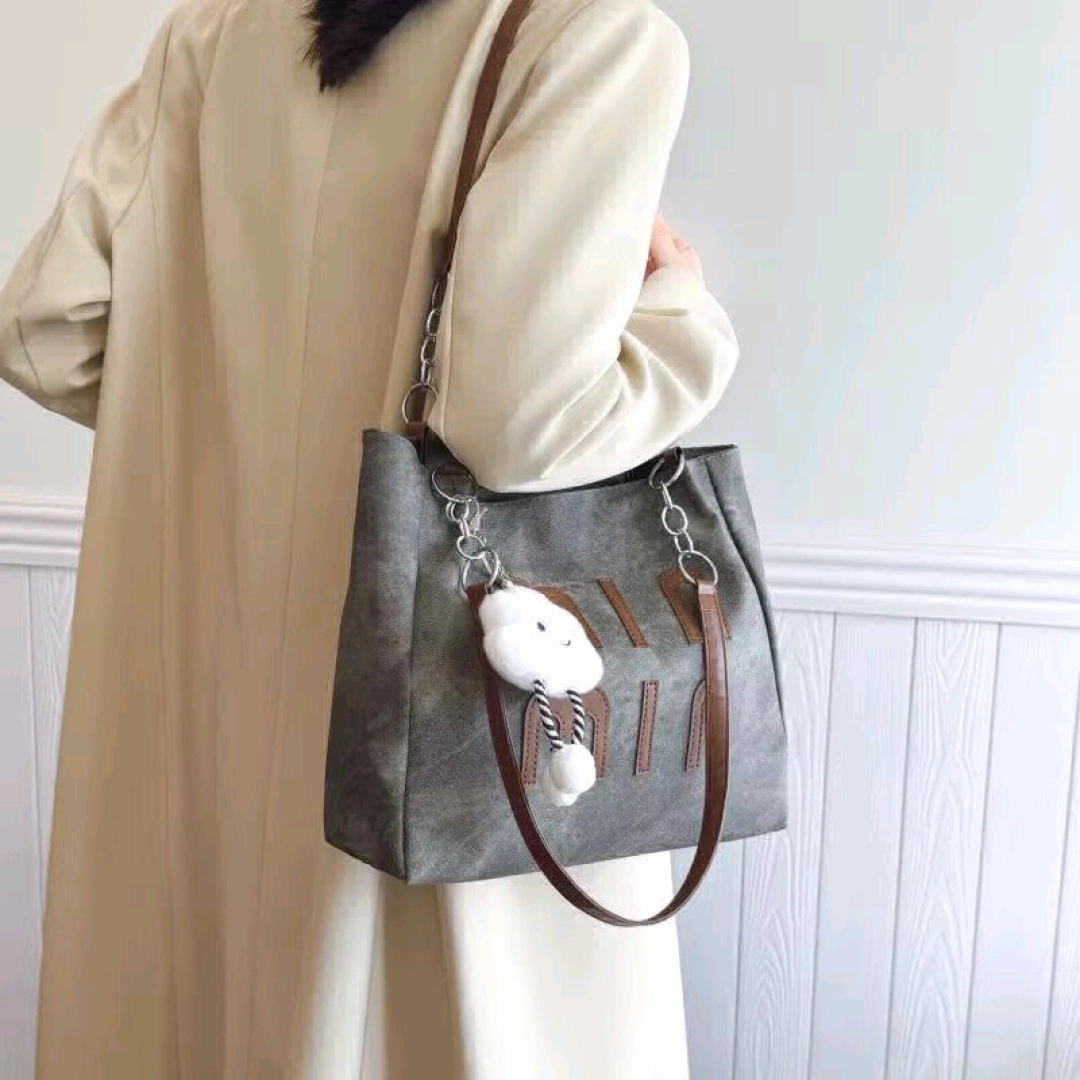 Women's Tote/Shoulder Handbags Offer thumbnail 2
