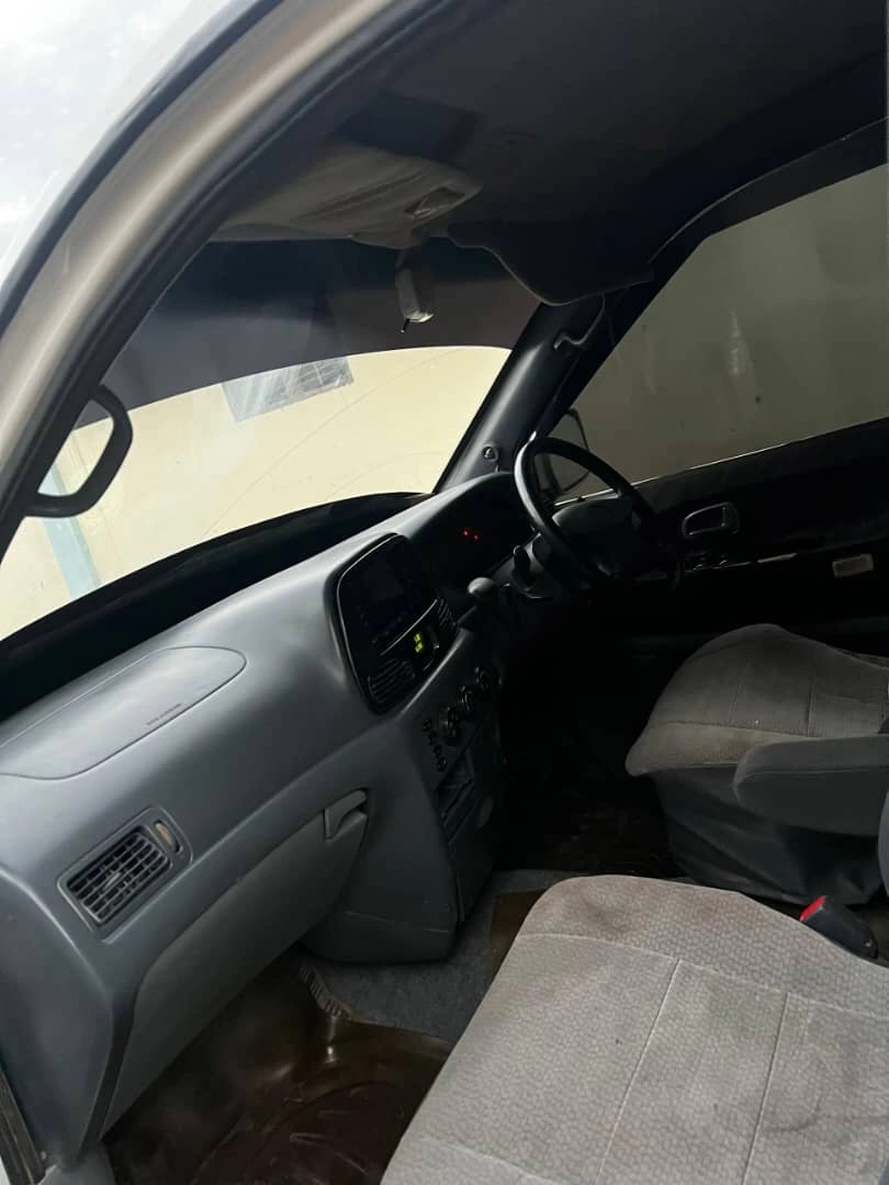 Used Toyota Noah SR40 Minivan 1990cc thumbnail 5