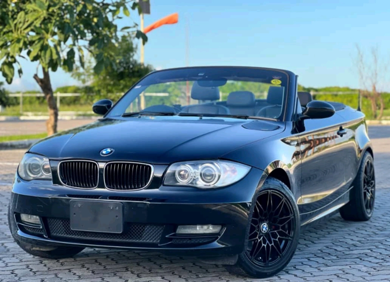 BMW 1 Series 2009 Convertible thumbnail 2