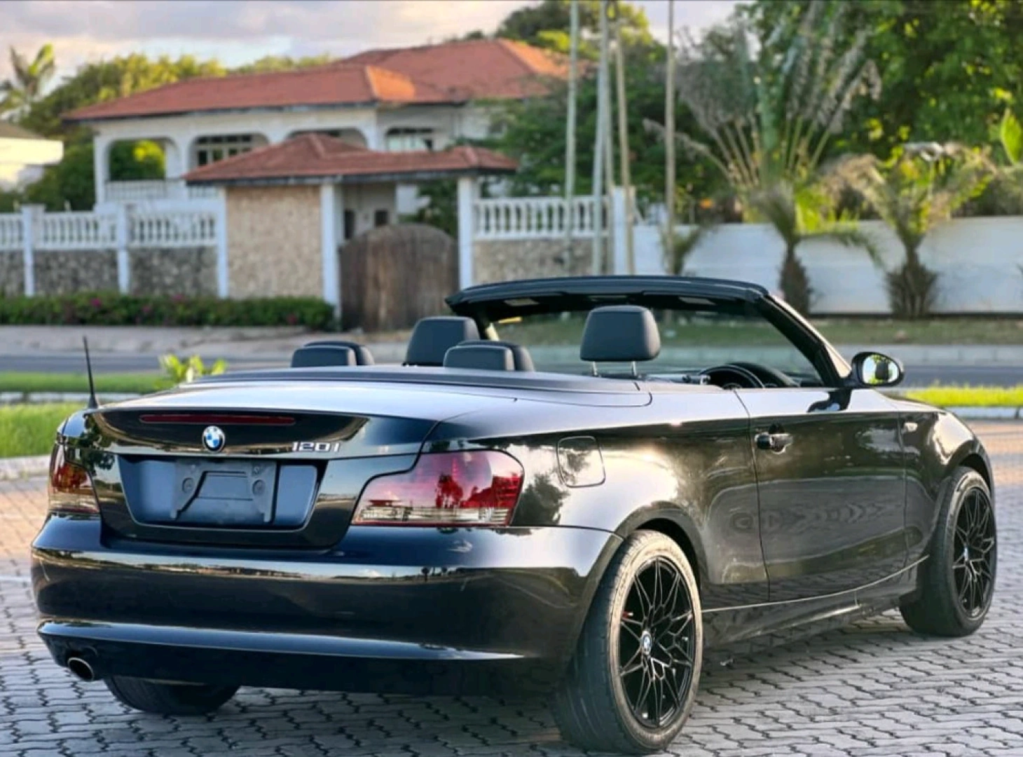 BMW 1 Series 2009 Convertible thumbnail 4