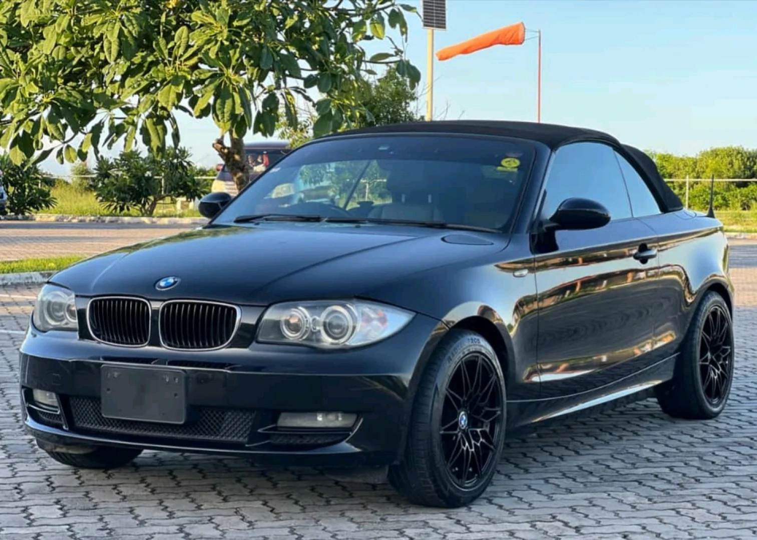 BMW 1 Series 2009 Convertible thumbnail 5