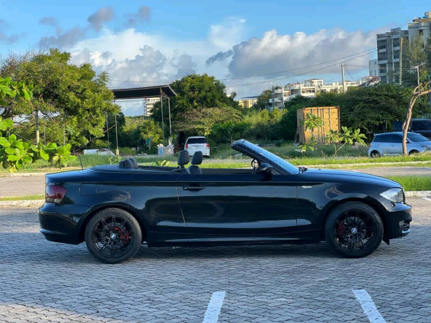 BMW 1 Series 2009 Convertible thumbnail 9