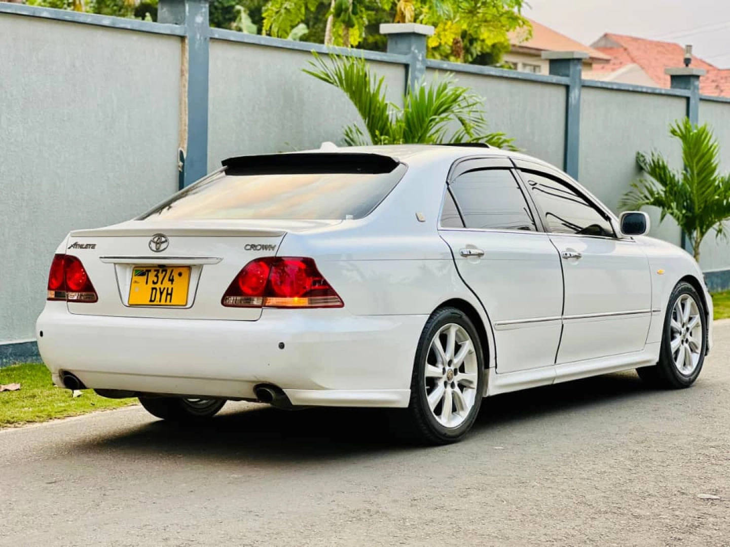 Toyota Crown Athlete Sedan T374DYH - Low Mileage thumbnail 4