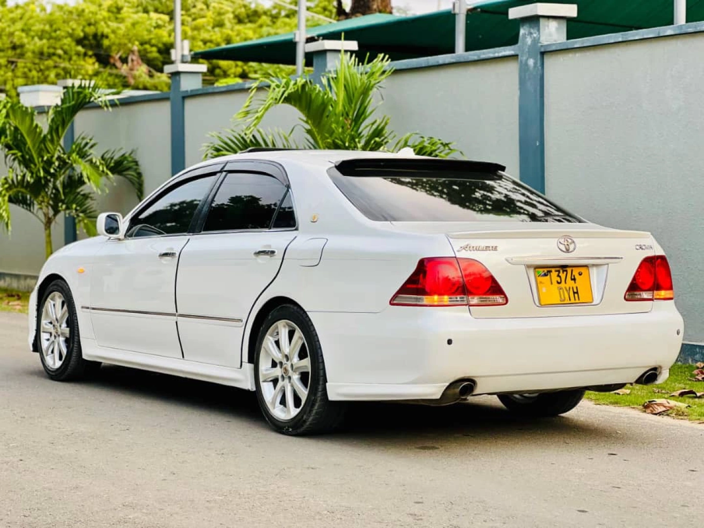 Toyota Crown Athlete Sedan T374DYH - Low Mileage thumbnail 6