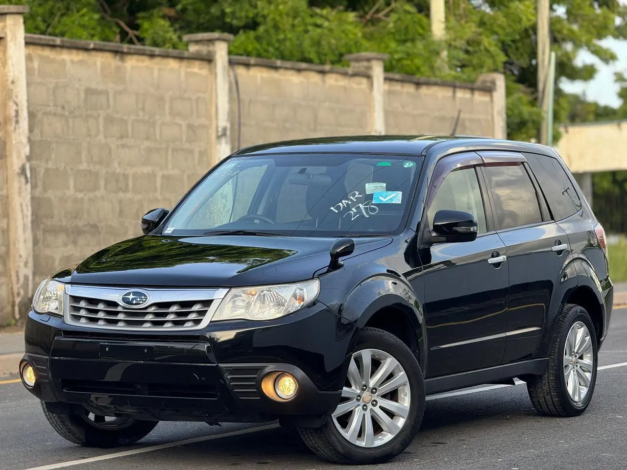 2011 Subaru Forester - Black thumbnail 4