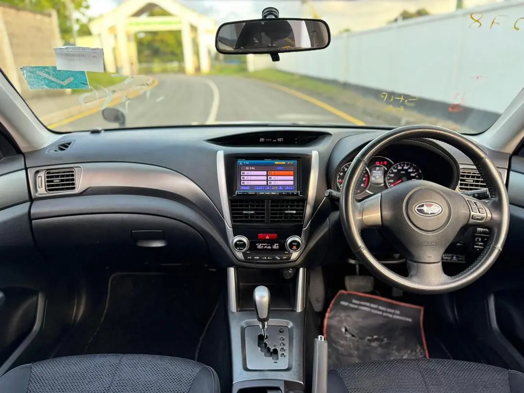2011 Subaru Forester - Black thumbnail 5